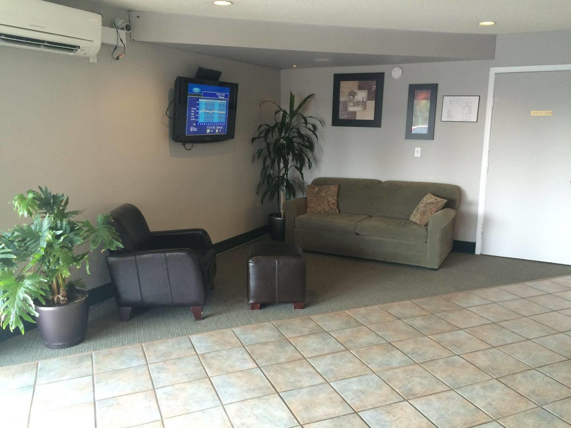 Shemron Suites Hotel Deep River 外观 照片
