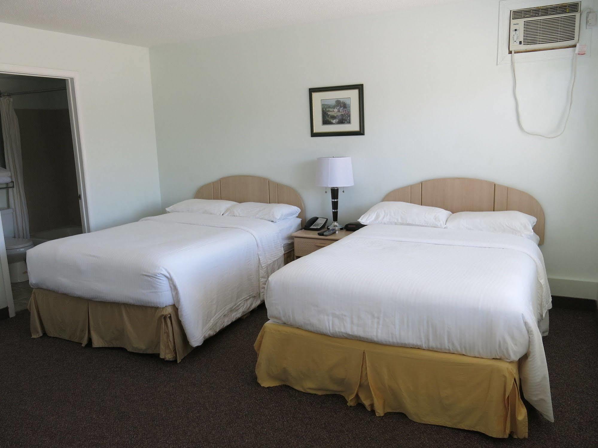 Shemron Suites Hotel Deep River 外观 照片