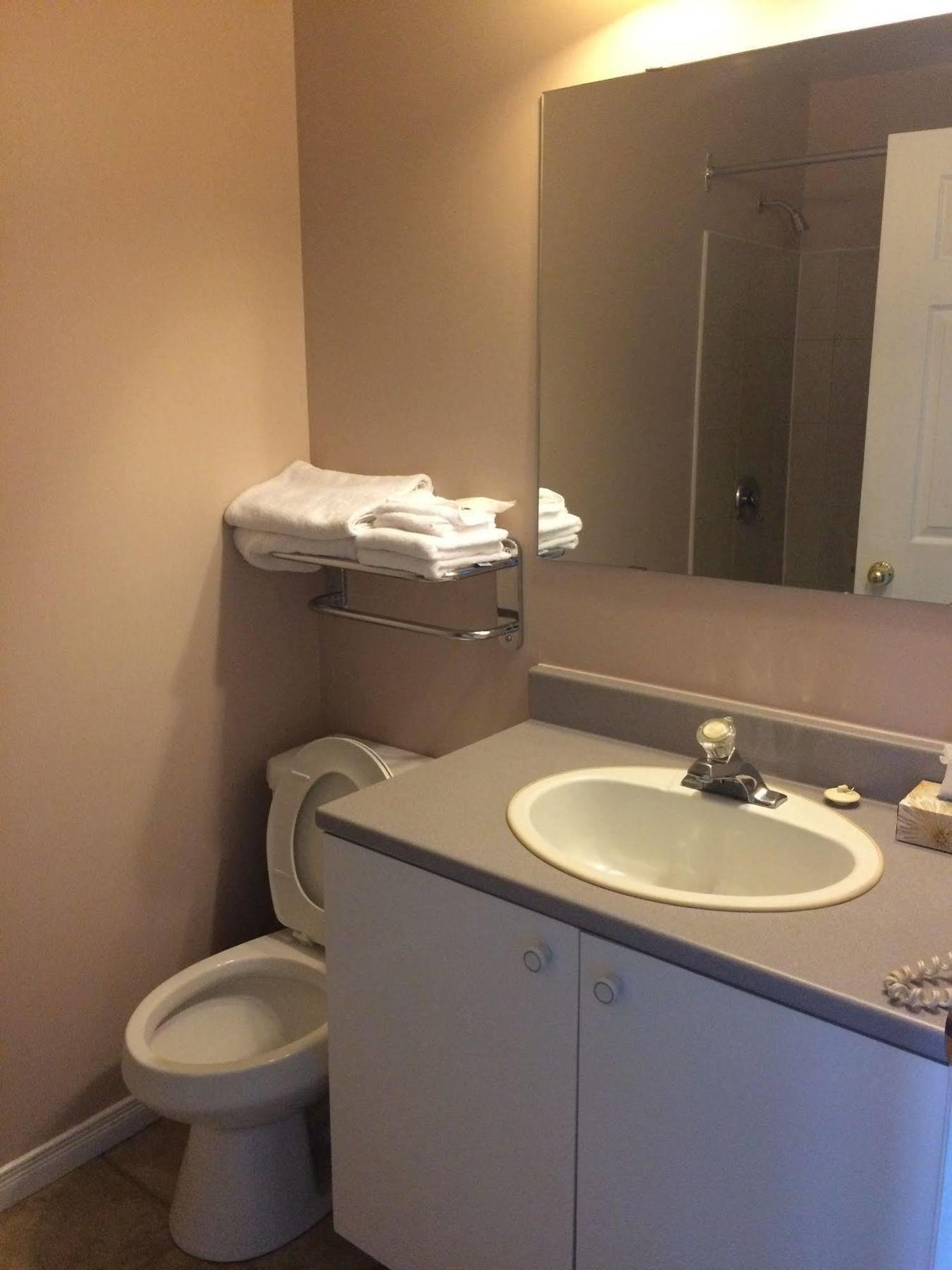 Shemron Suites Hotel Deep River 外观 照片