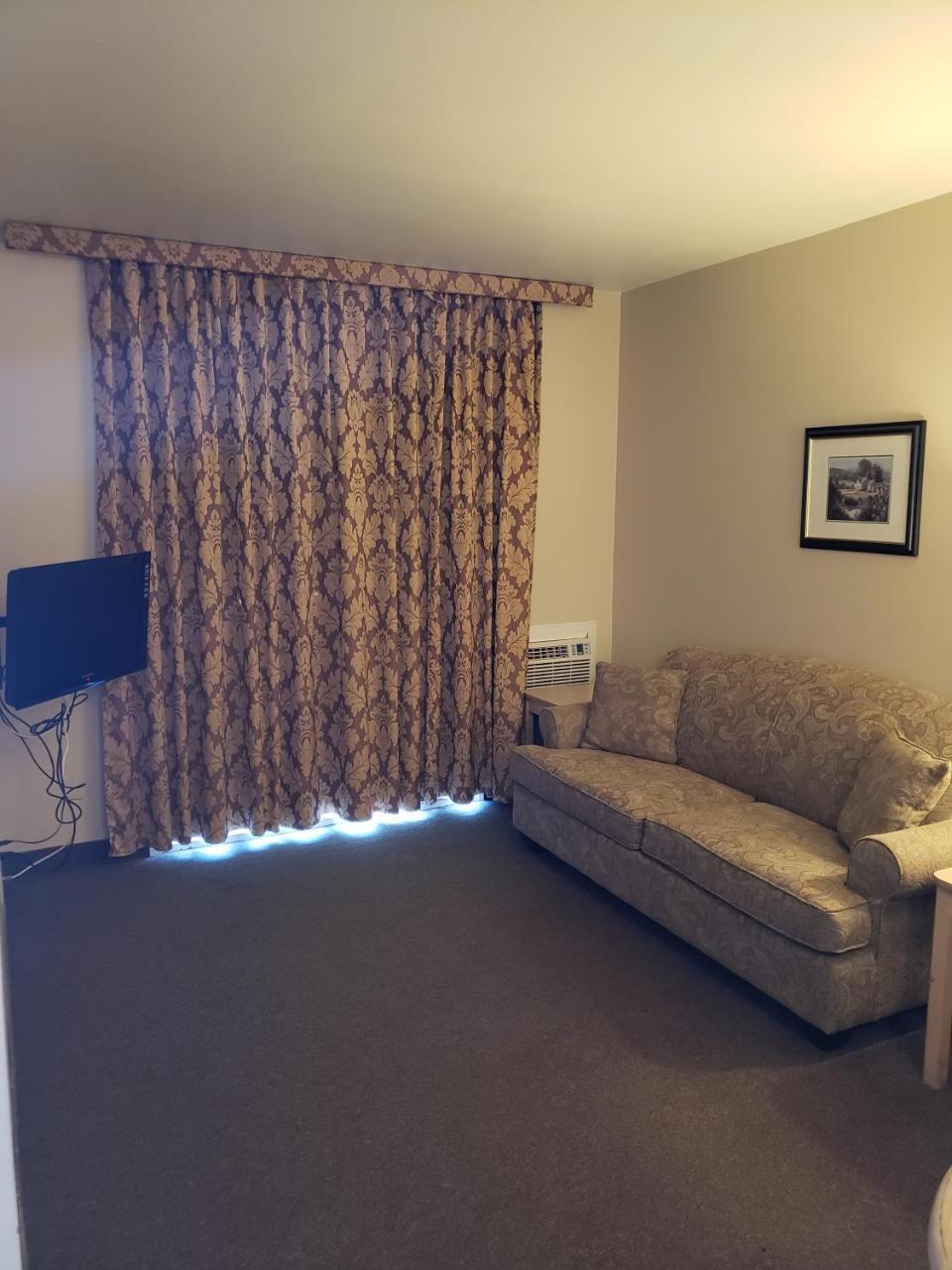 Shemron Suites Hotel Deep River 外观 照片
