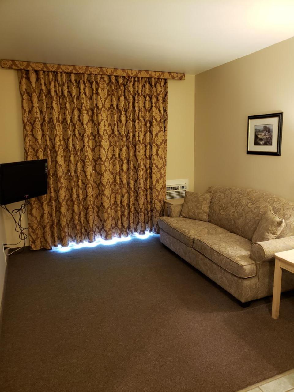 Shemron Suites Hotel Deep River 外观 照片