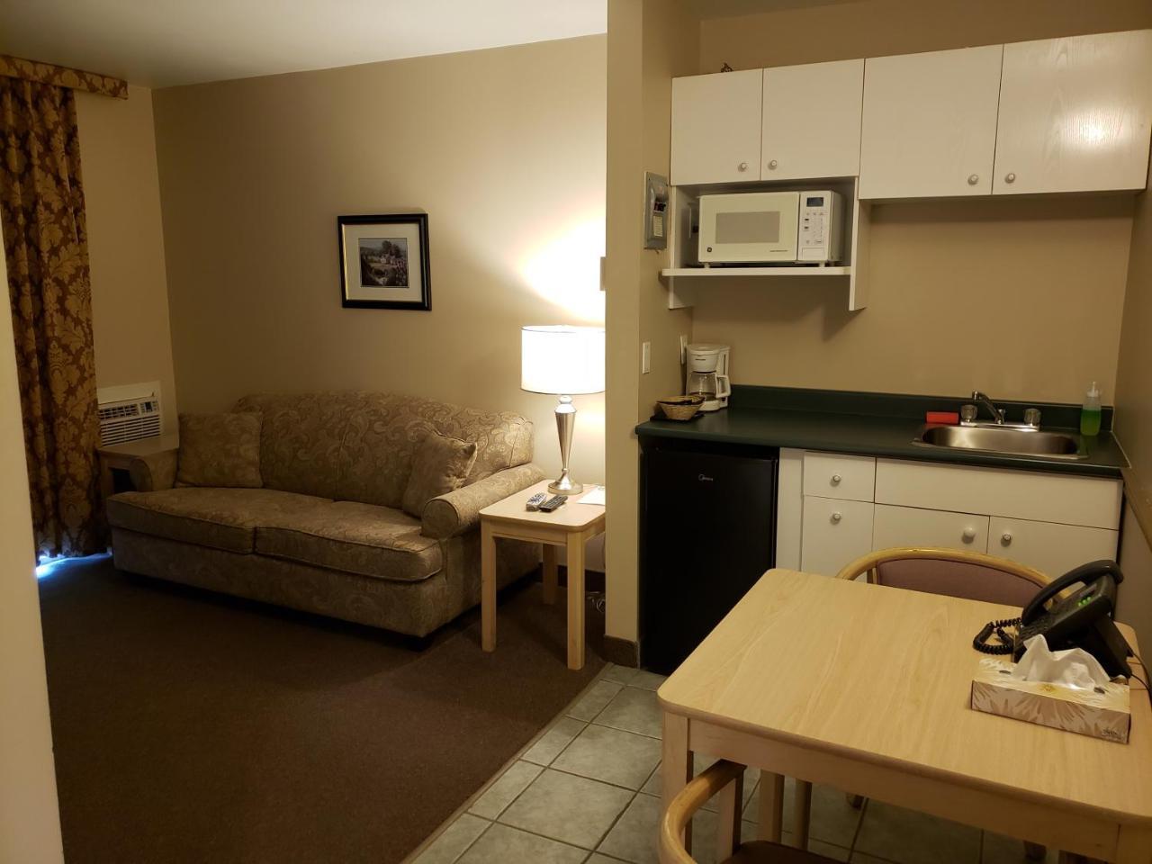 Shemron Suites Hotel Deep River 外观 照片
