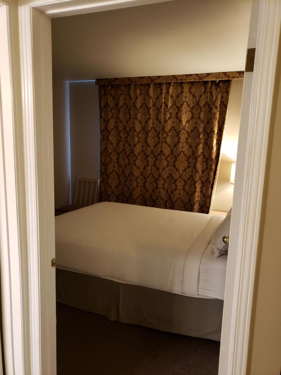 Shemron Suites Hotel Deep River 外观 照片