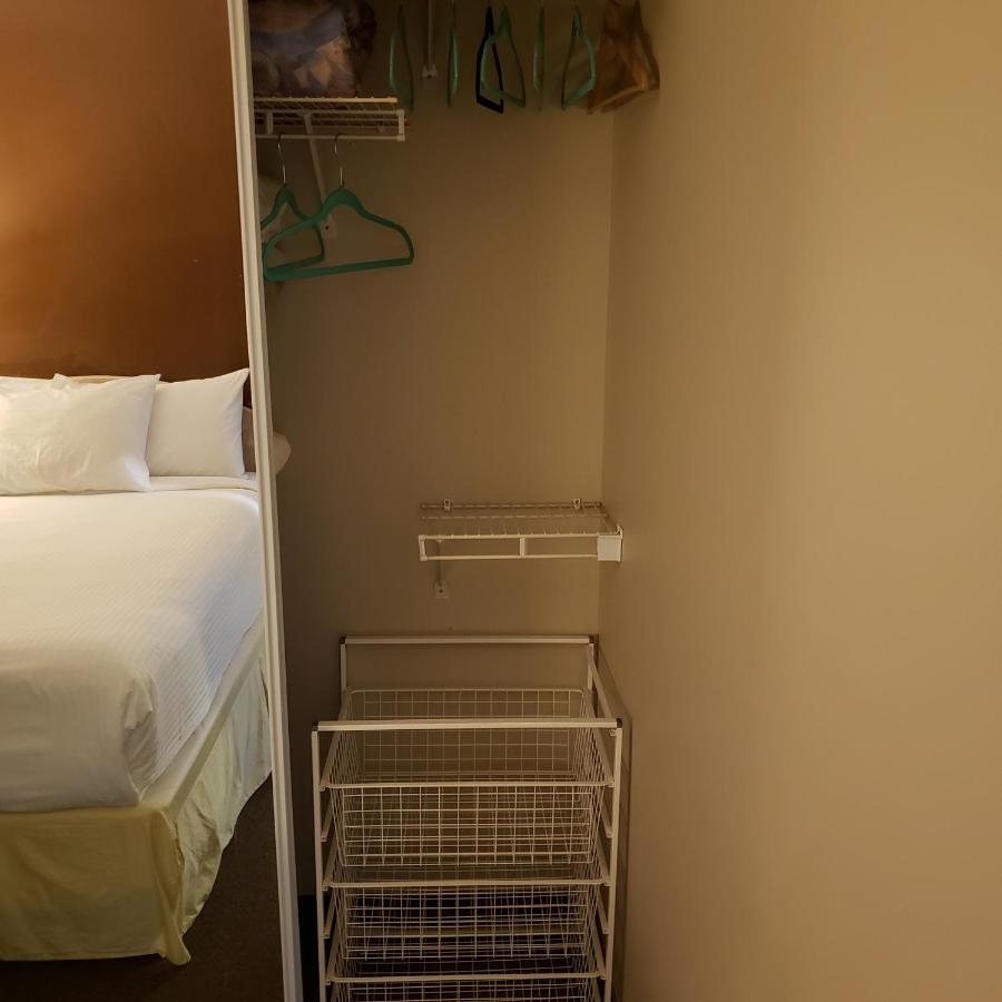 Shemron Suites Hotel Deep River 外观 照片