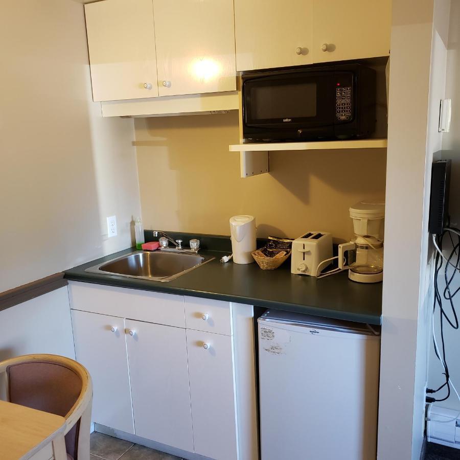 Shemron Suites Hotel Deep River 外观 照片