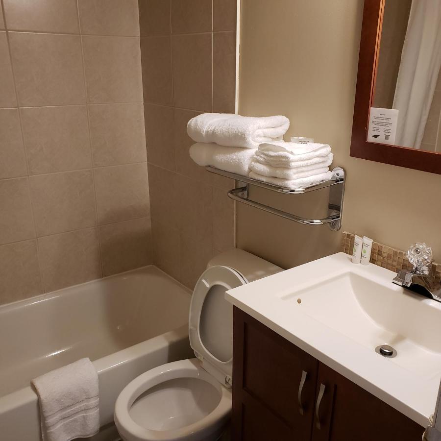 Shemron Suites Hotel Deep River 外观 照片